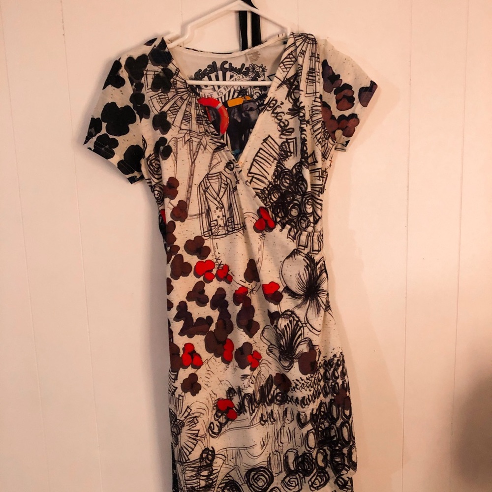 Beautiful & unique Parisian Dress